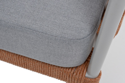 "Диего" кресло плетеное из роупа, каркас алюминий светло-серый (RAL7035) муар, роуп оранжевый меланж круглый, ткань светло-серая